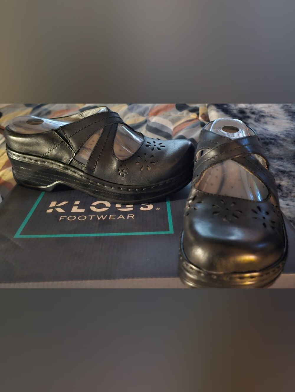 Klogs Women's Black Leather Cross-Strap Comfort Mules